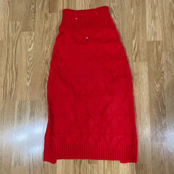 Boots and Barkley red dog sweater size L